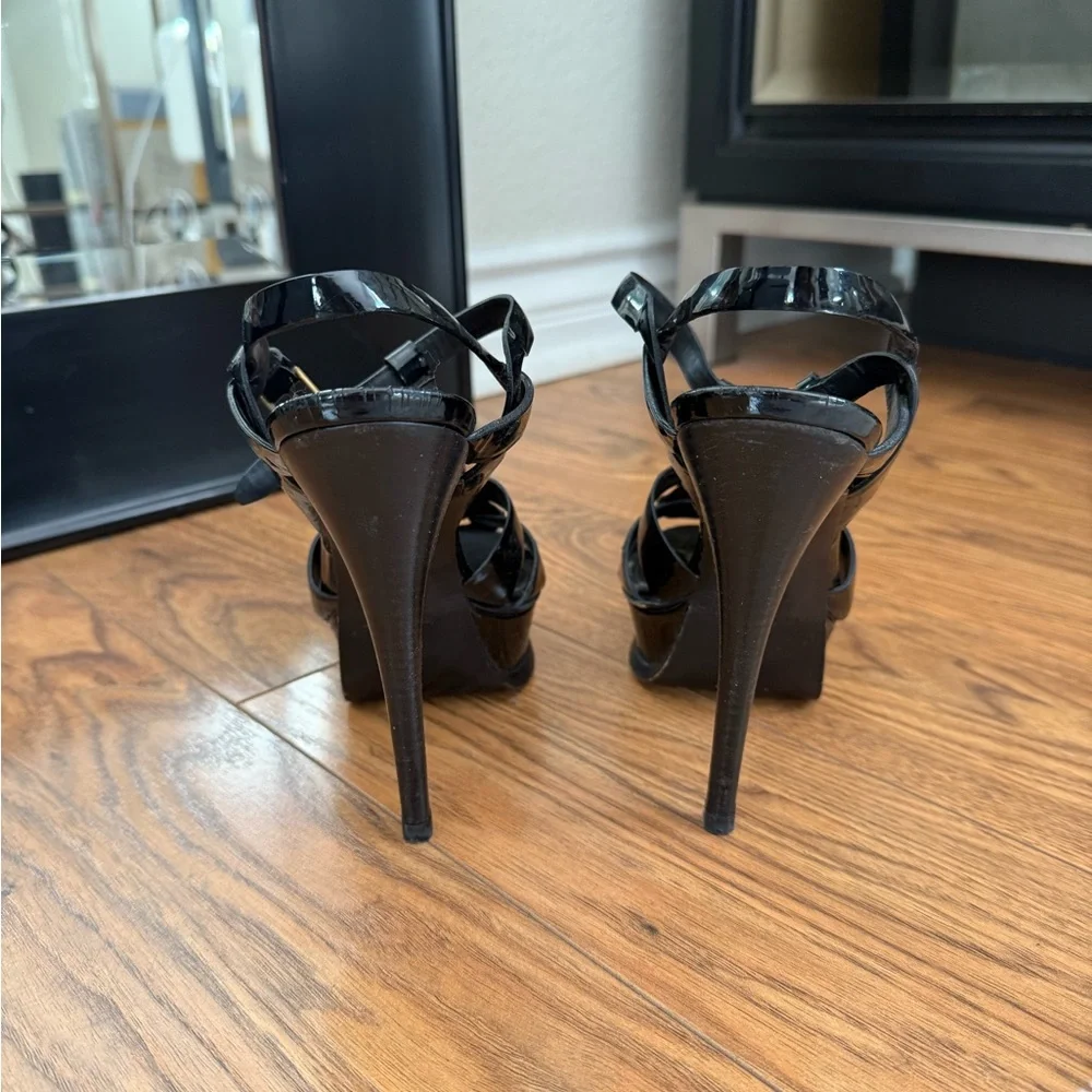 Saint Laurent Black Patent Leather Platform Heels - Picture 4 of 8